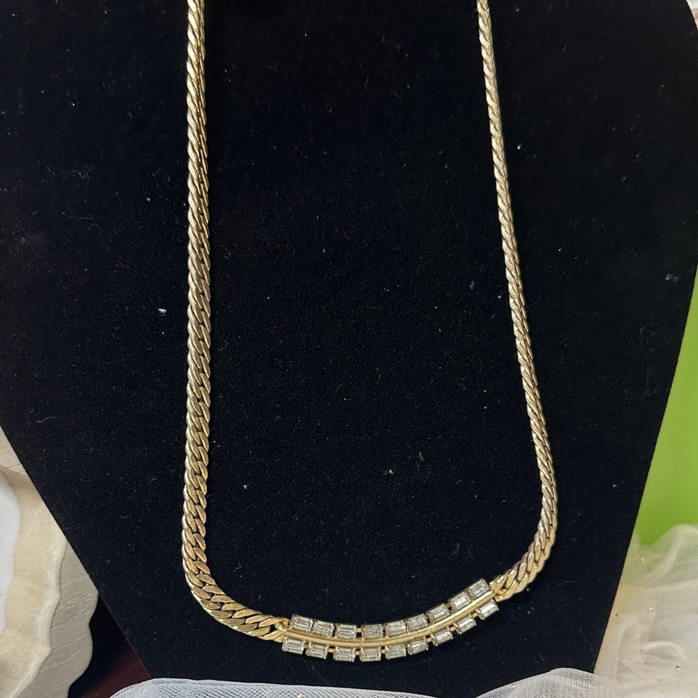Chic Gold toned choker Necklace